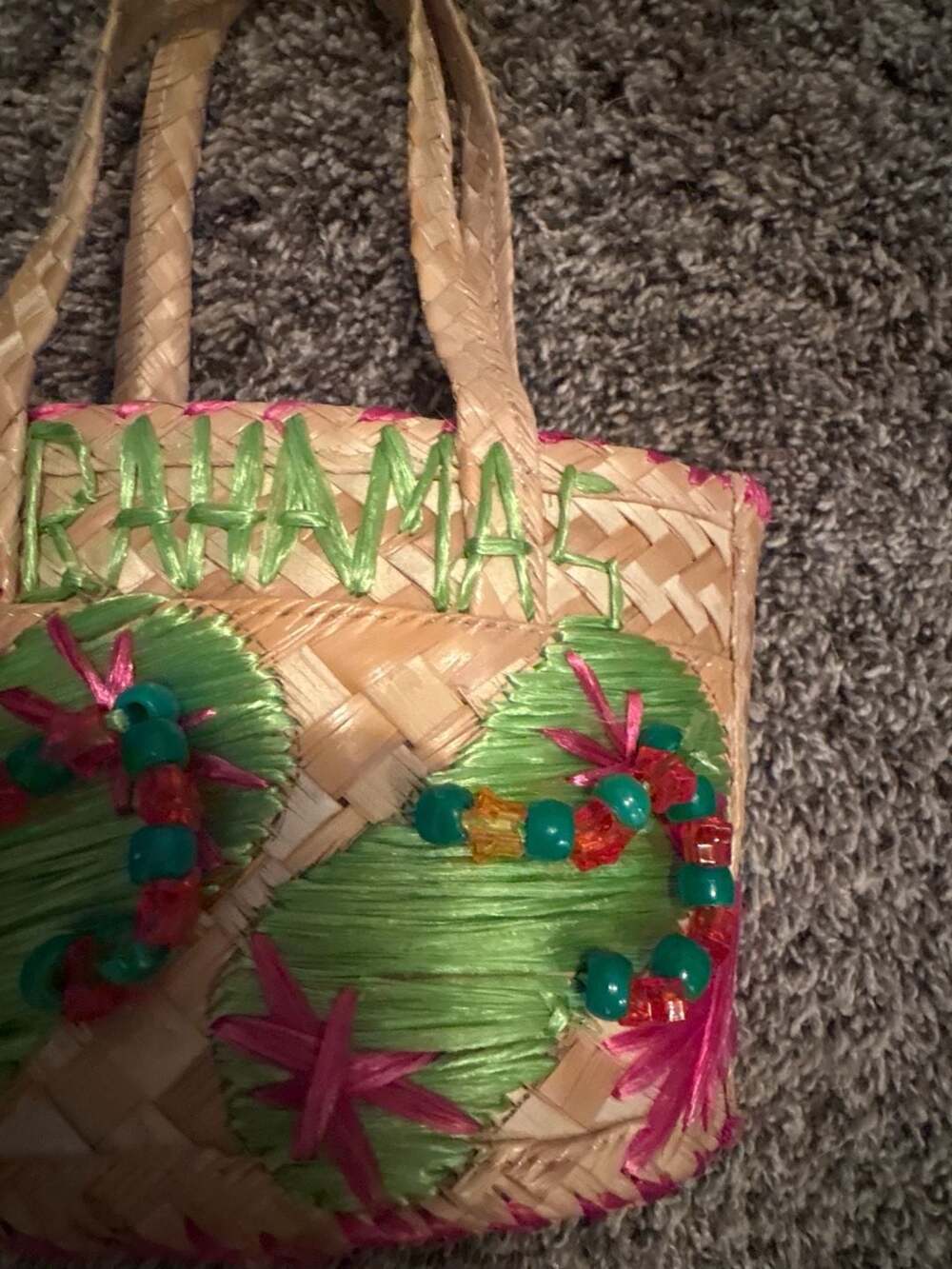 Vintage Bahamas Woven Straw Raffia Mini Tote Bag with Flip Flop Bead Detail - Picture 2 of 3